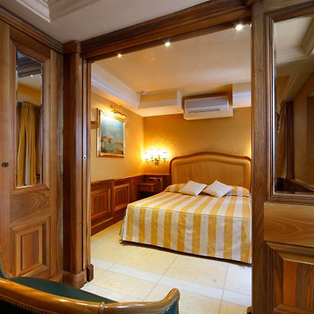 Hotel Ca' Dei Conti Venedik Oda fotoğraf